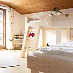 Sommerbichl بيت للعطل *